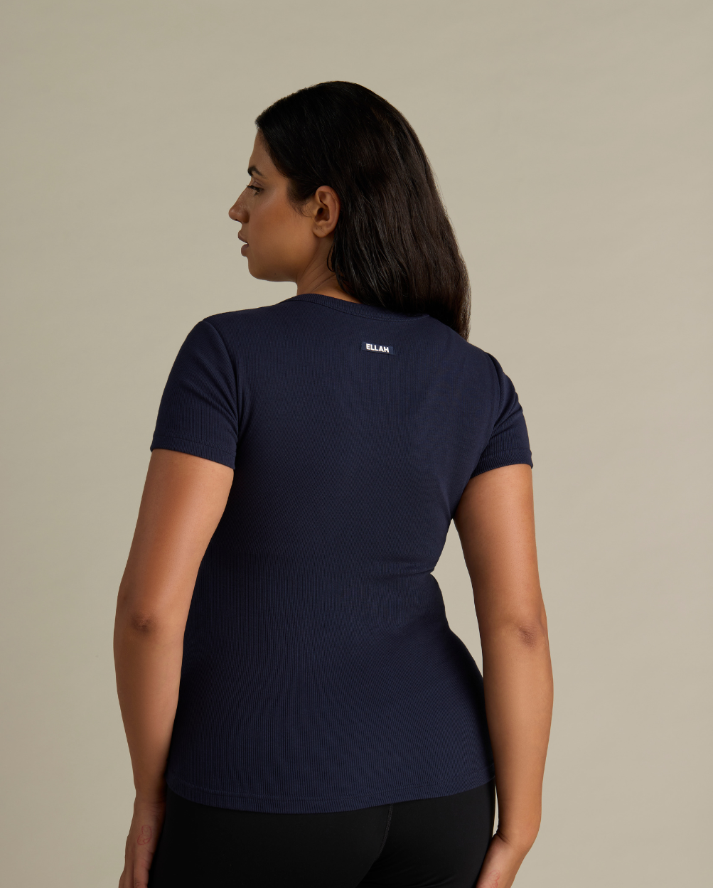 Mays wears size L. Normally wears AU size 14. Cup size 12F.