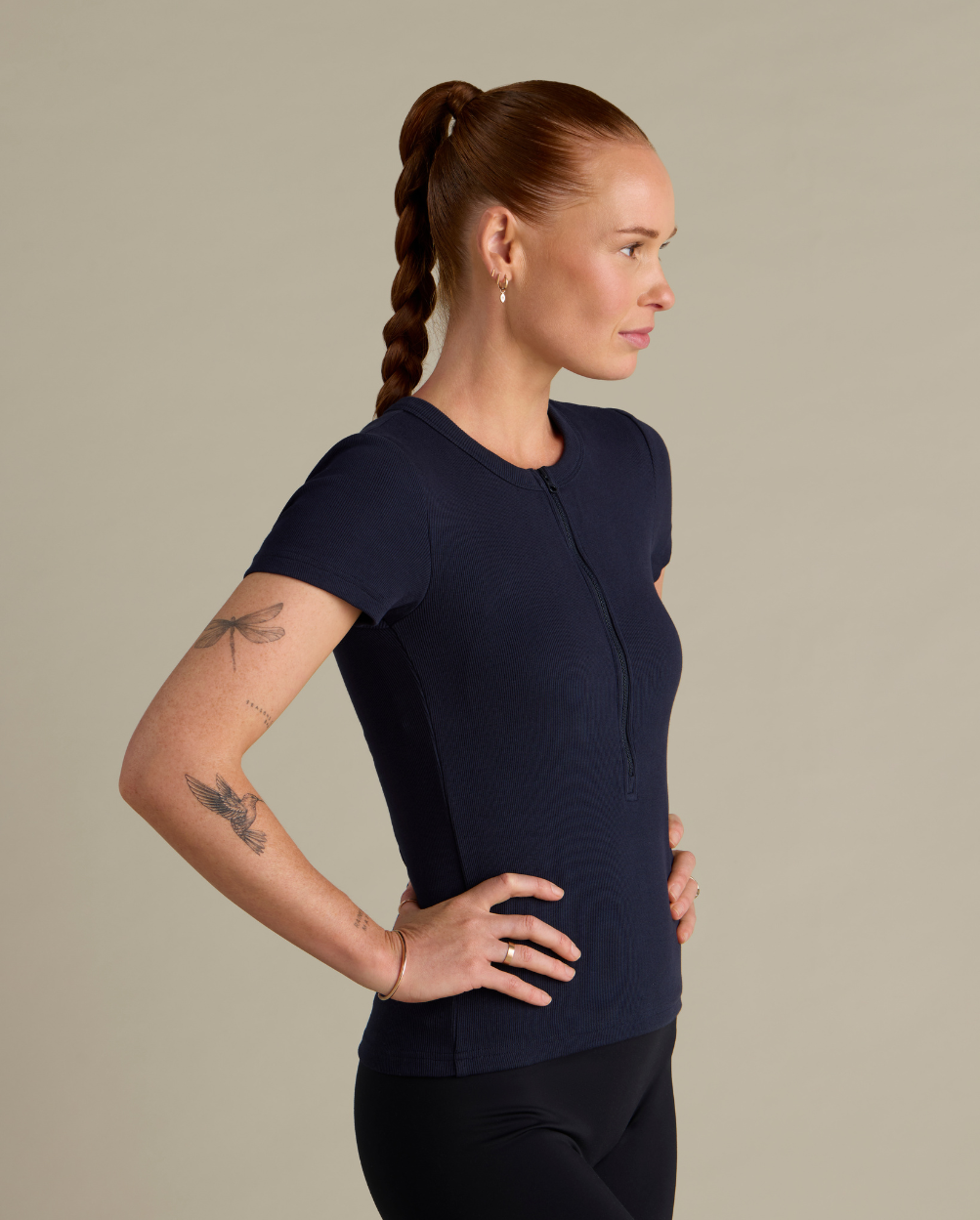 Jaimee wears size S. Normally wears AU size 6-8. Cup size 10B.